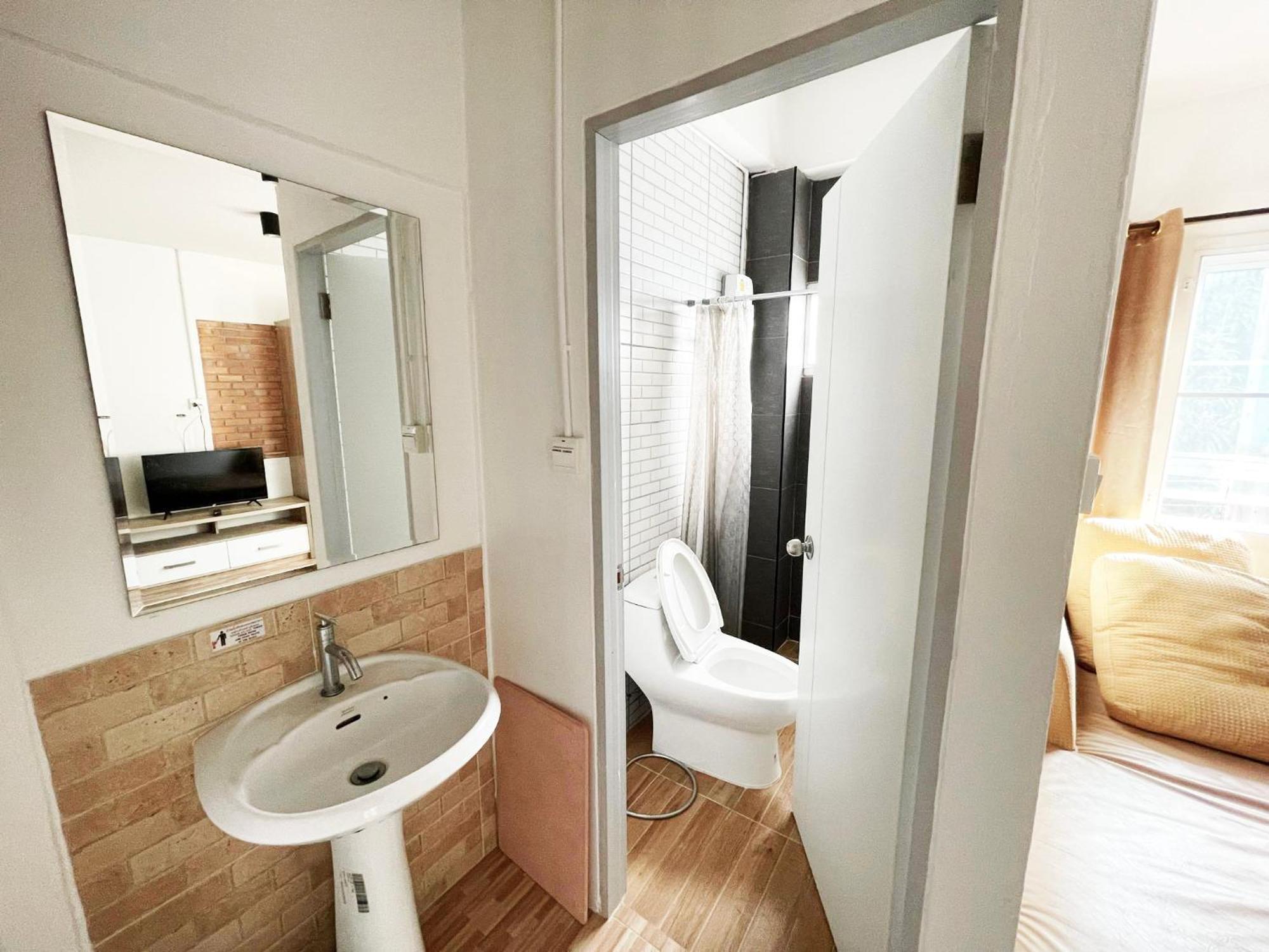 Апарт готель Racha Caftel - 7 House - รชาคาฟเทล Чіангмай Екстер'єр фото